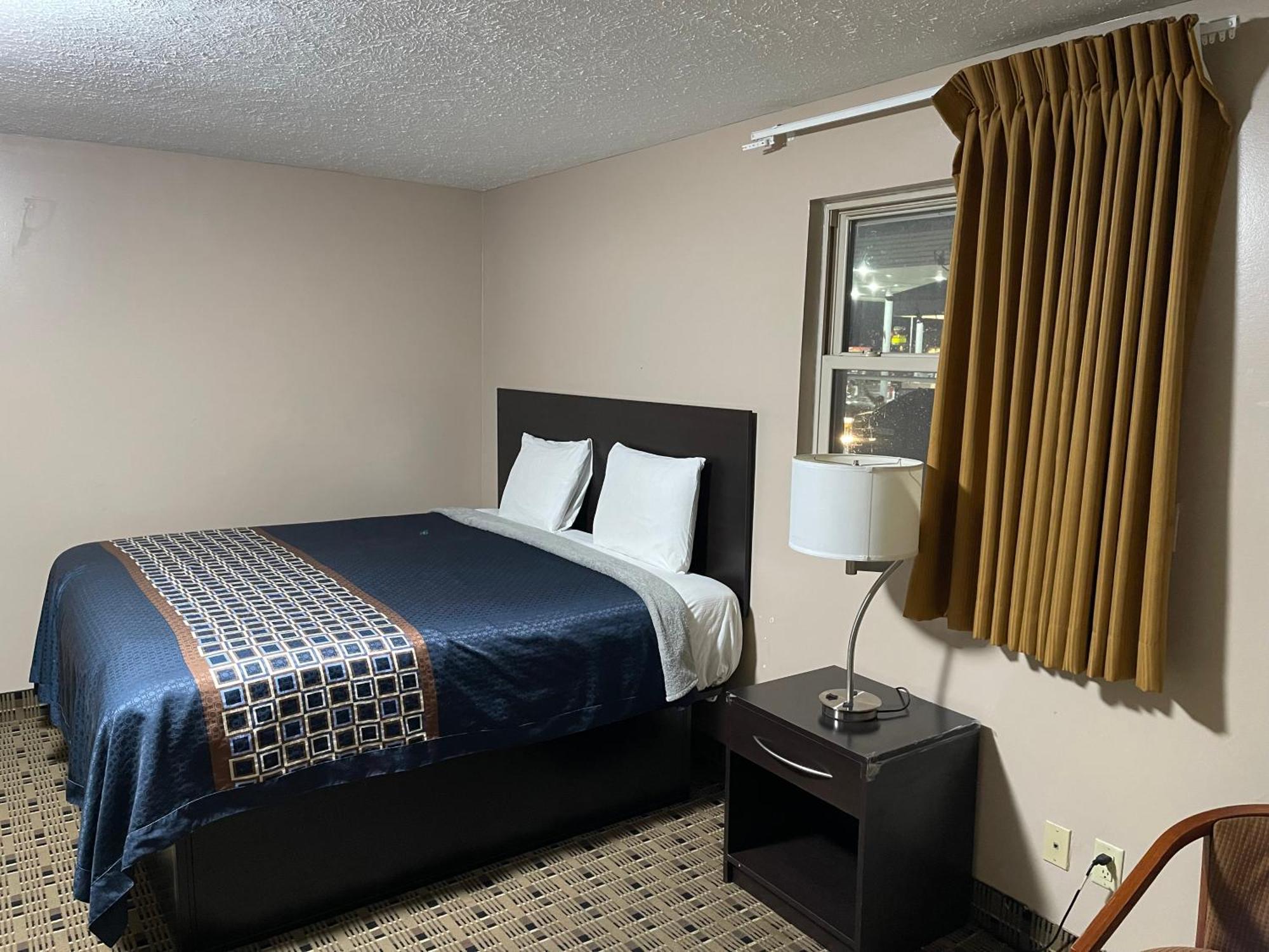 Economy Inn & Suites Ashtabula Bagian luar foto