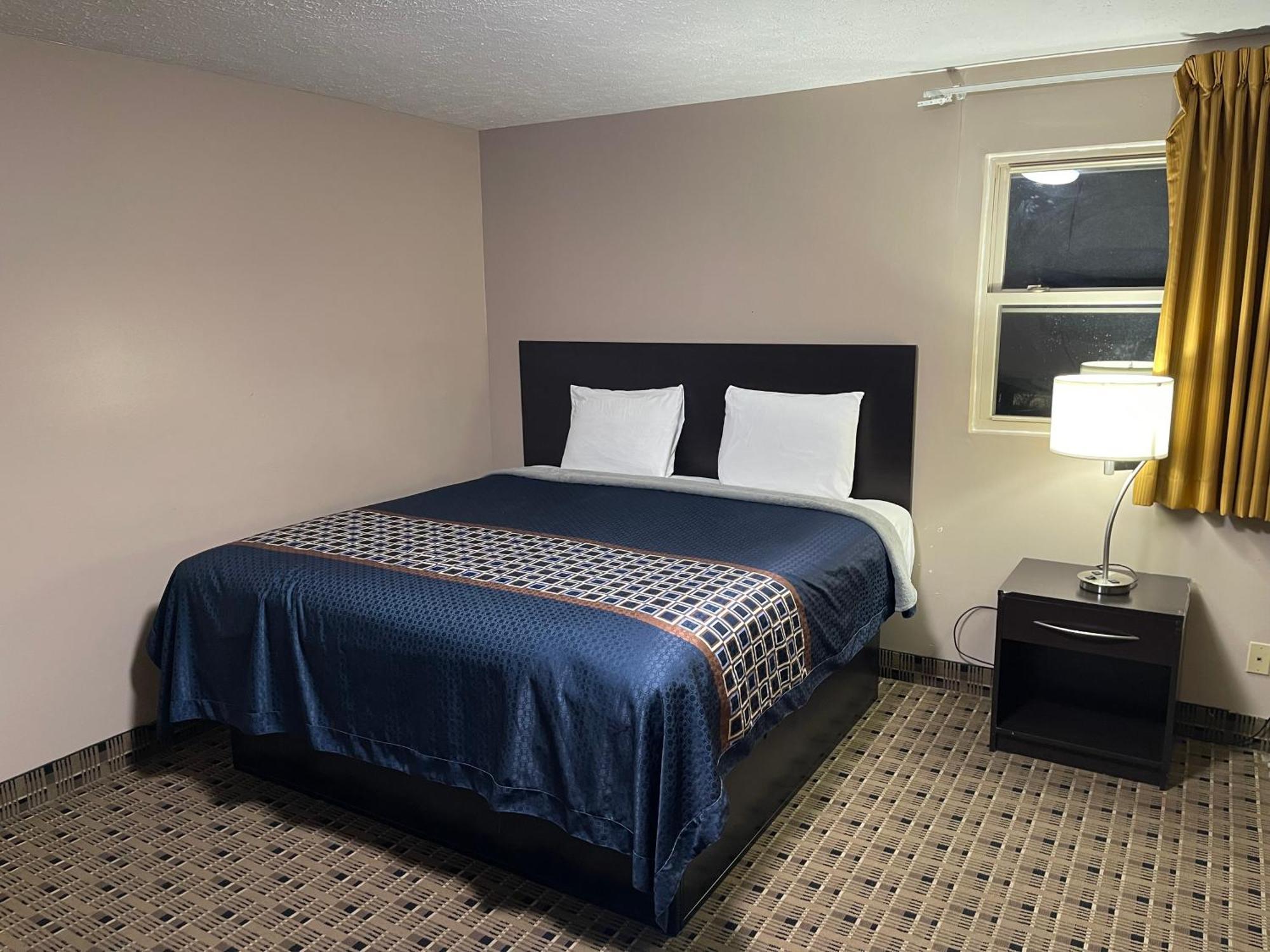 Economy Inn & Suites Ashtabula Bagian luar foto