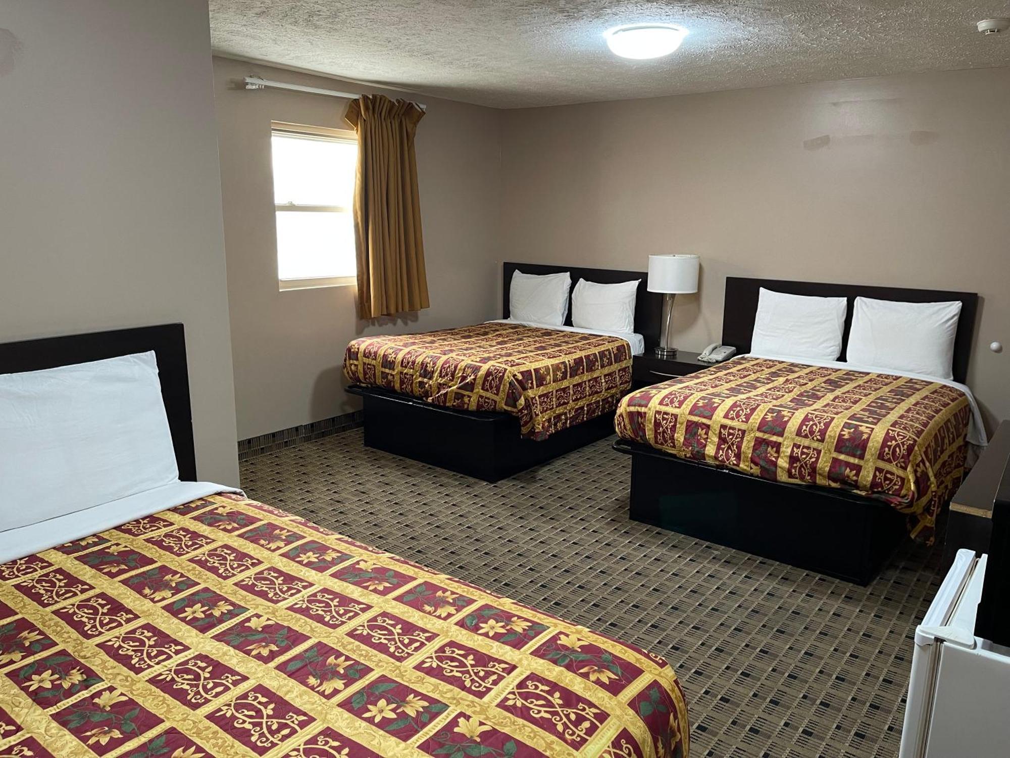 Economy Inn & Suites Ashtabula Bagian luar foto