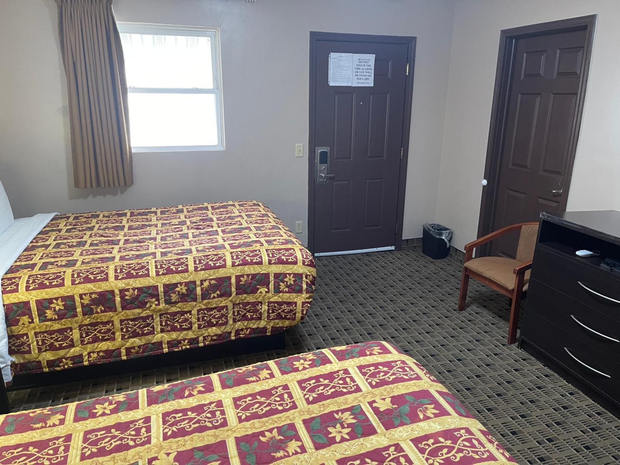 Economy Inn & Suites Ashtabula Bagian luar foto