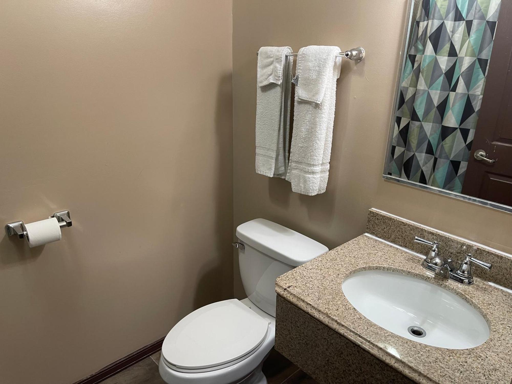 Economy Inn & Suites Ashtabula Bagian luar foto