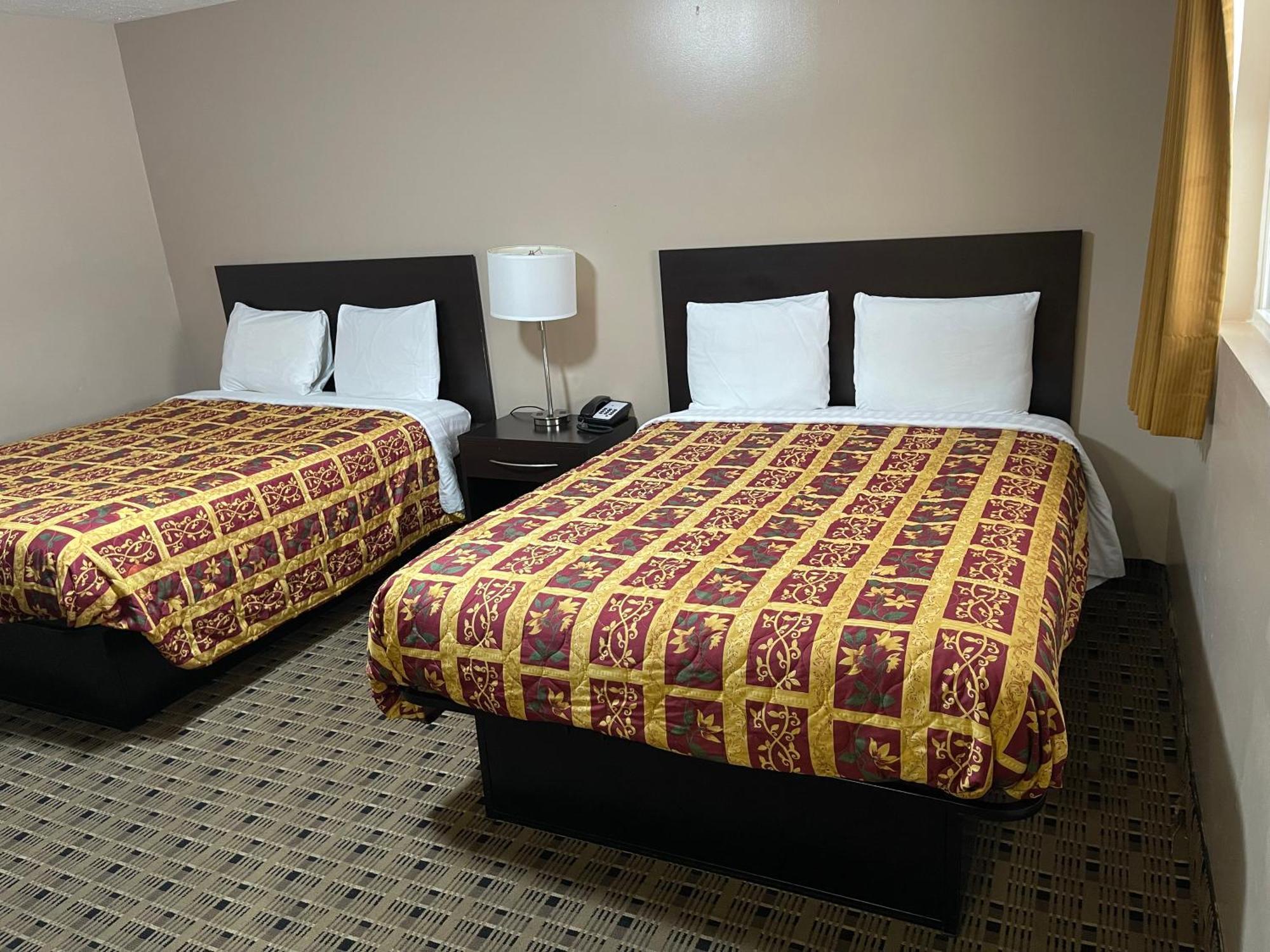 Economy Inn & Suites Ashtabula Bagian luar foto