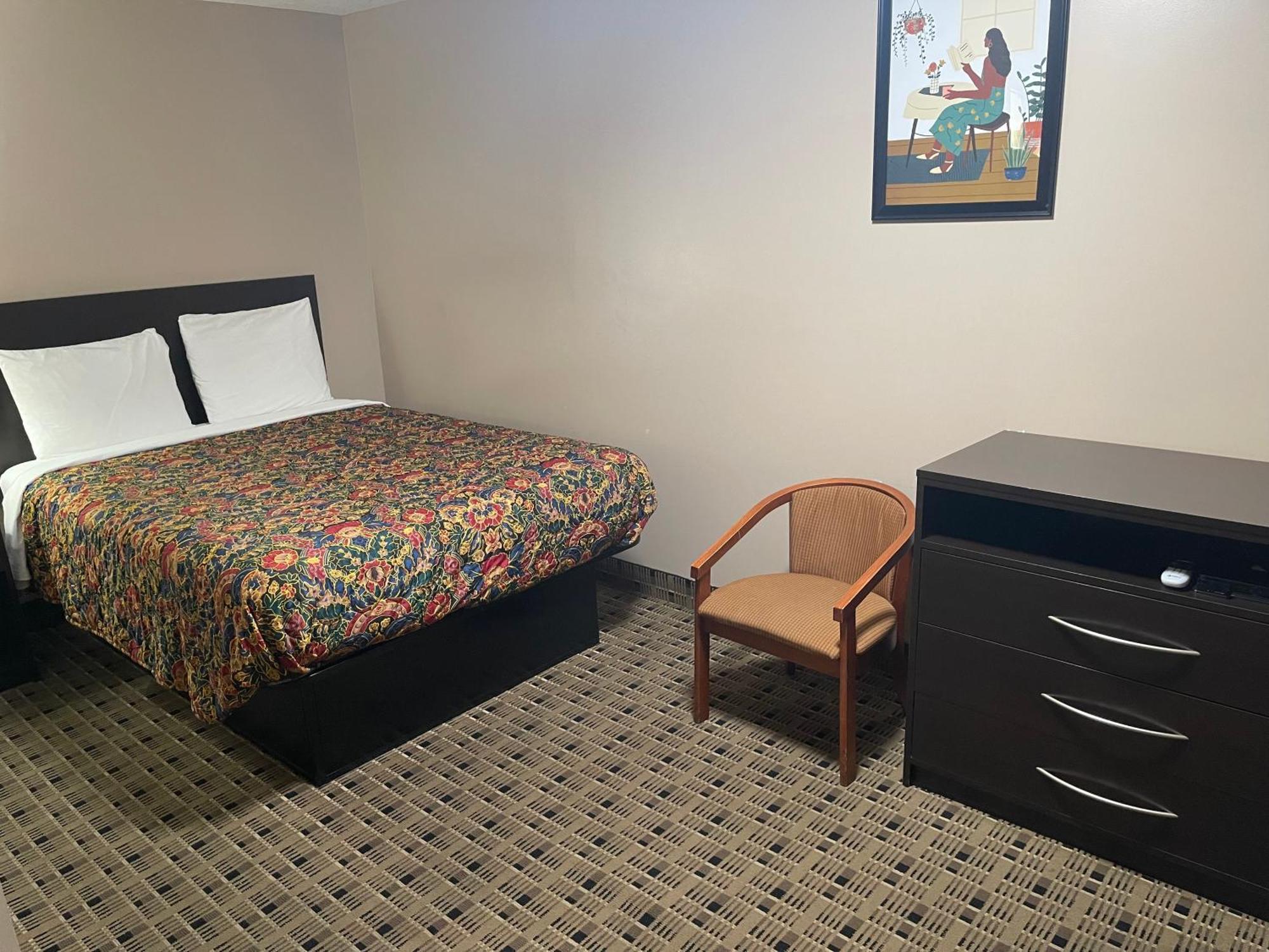 Economy Inn & Suites Ashtabula Bagian luar foto