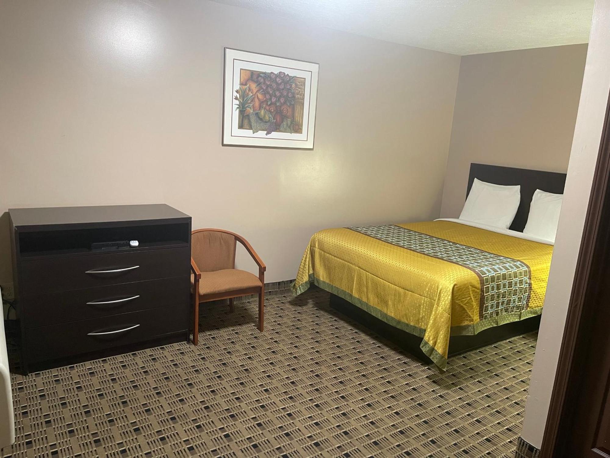 Economy Inn & Suites Ashtabula Bagian luar foto