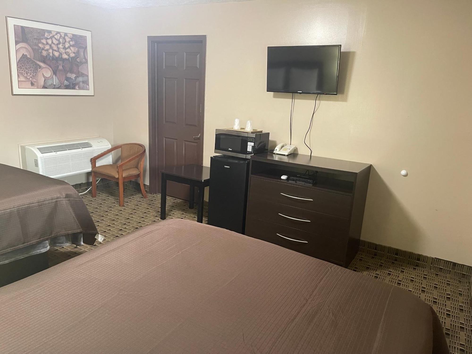 Economy Inn & Suites Ashtabula Bagian luar foto