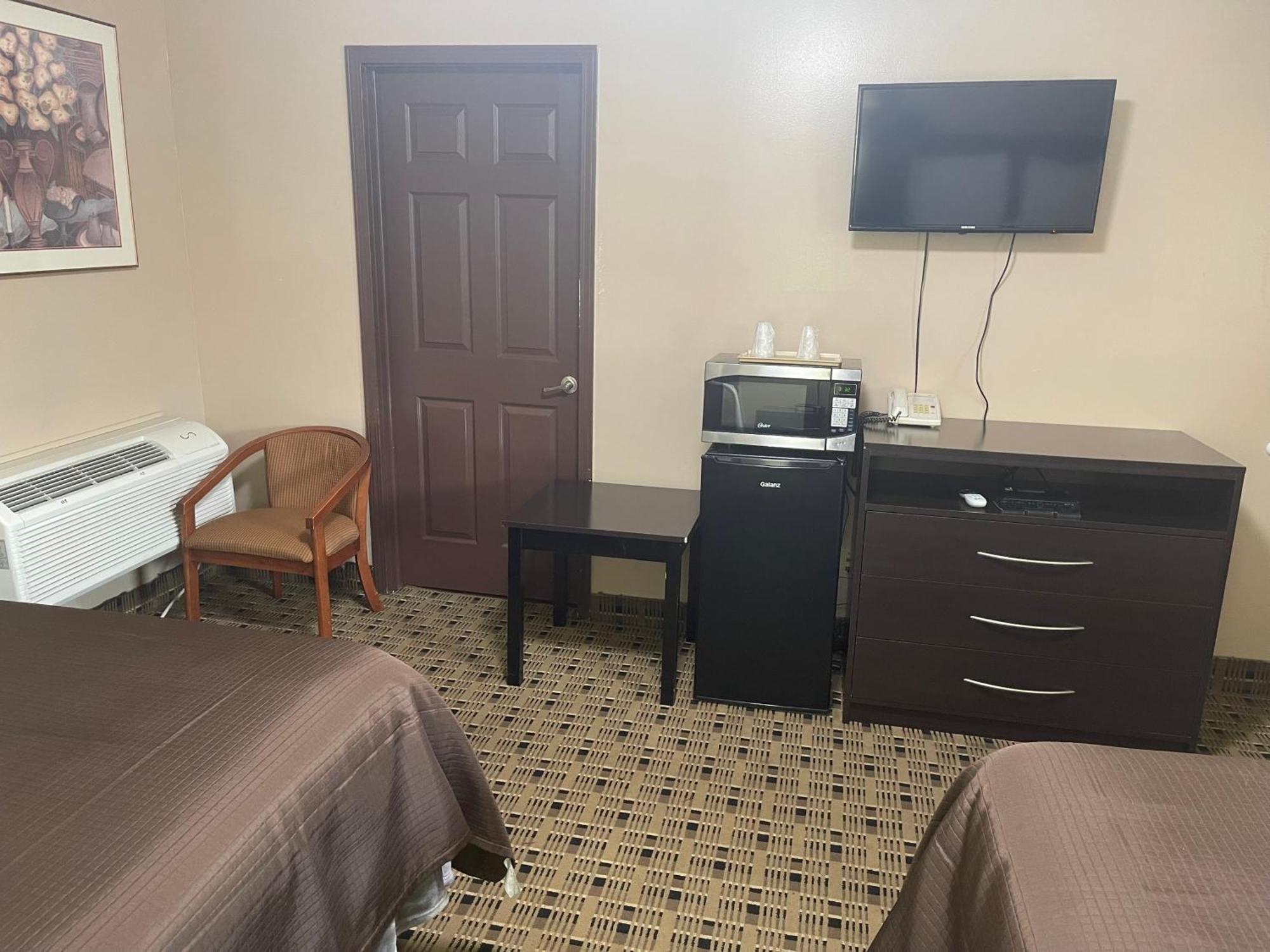 Economy Inn & Suites Ashtabula Bagian luar foto