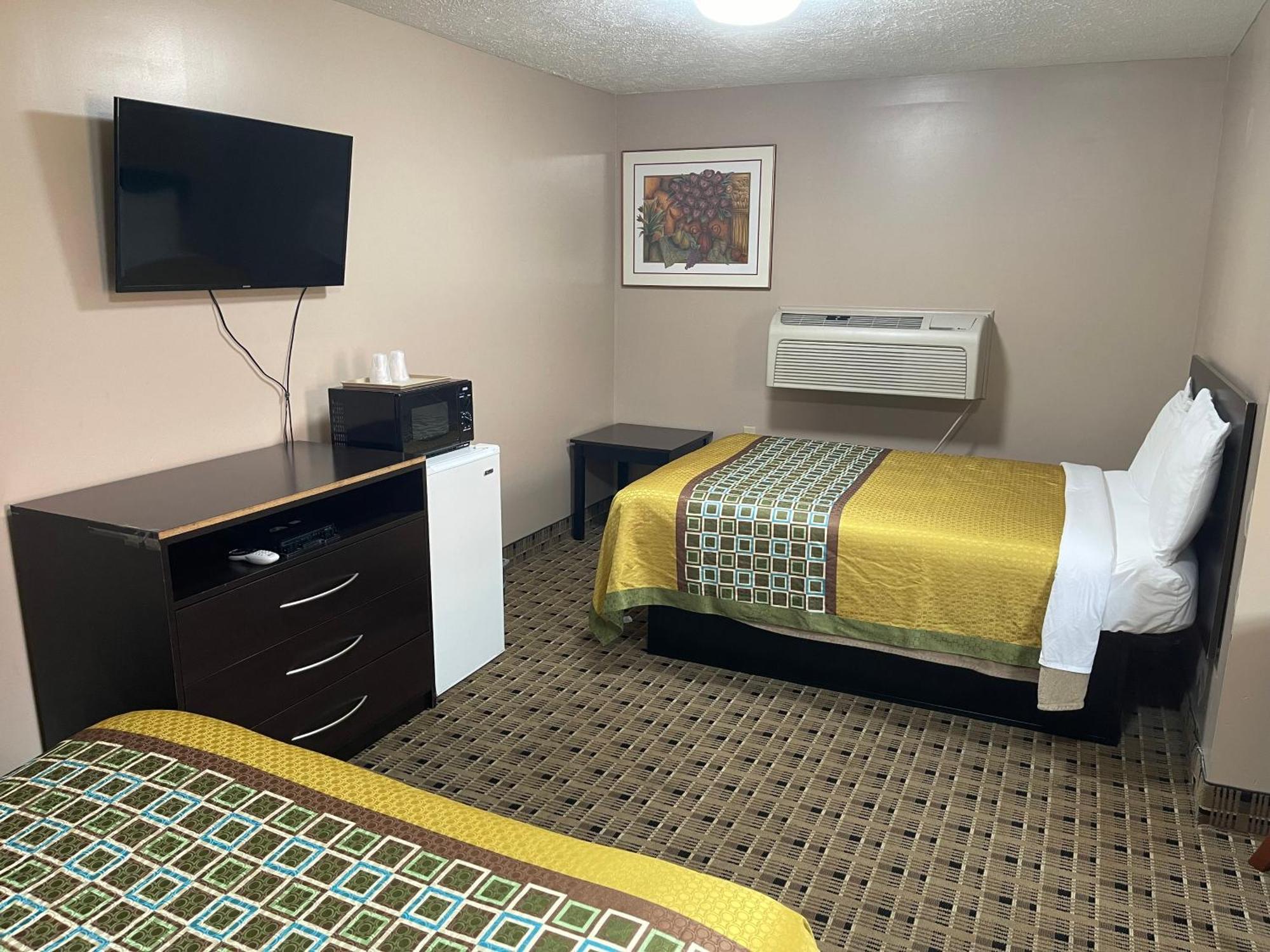 Economy Inn & Suites Ashtabula Bagian luar foto