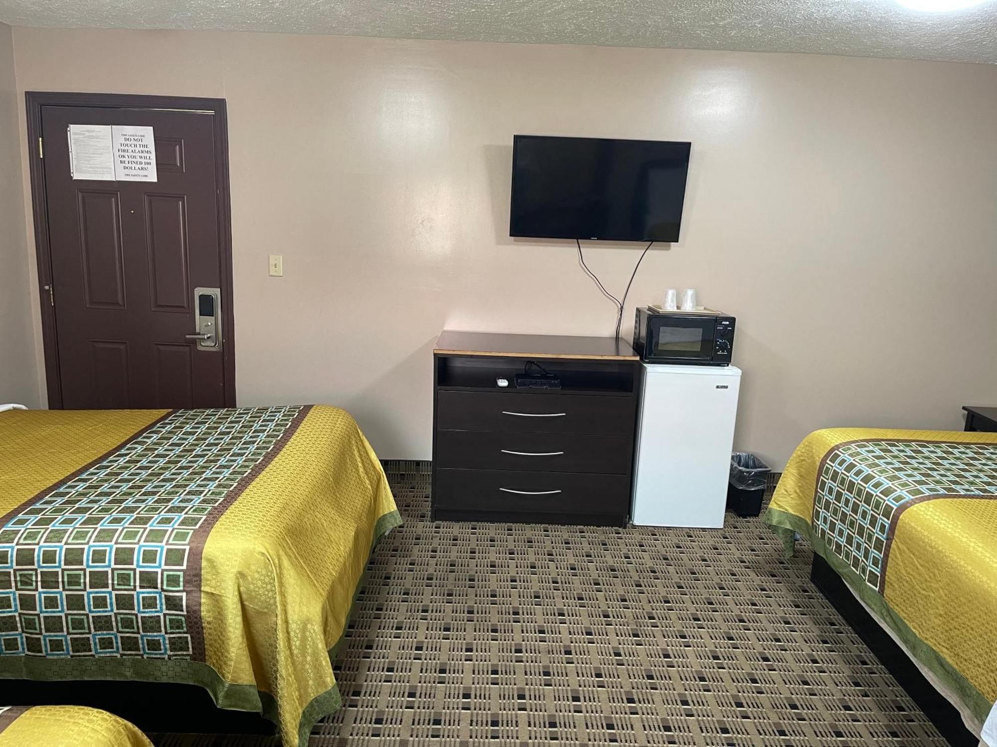 Economy Inn & Suites Ashtabula Bagian luar foto